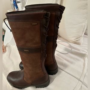 Duberry never worn boots